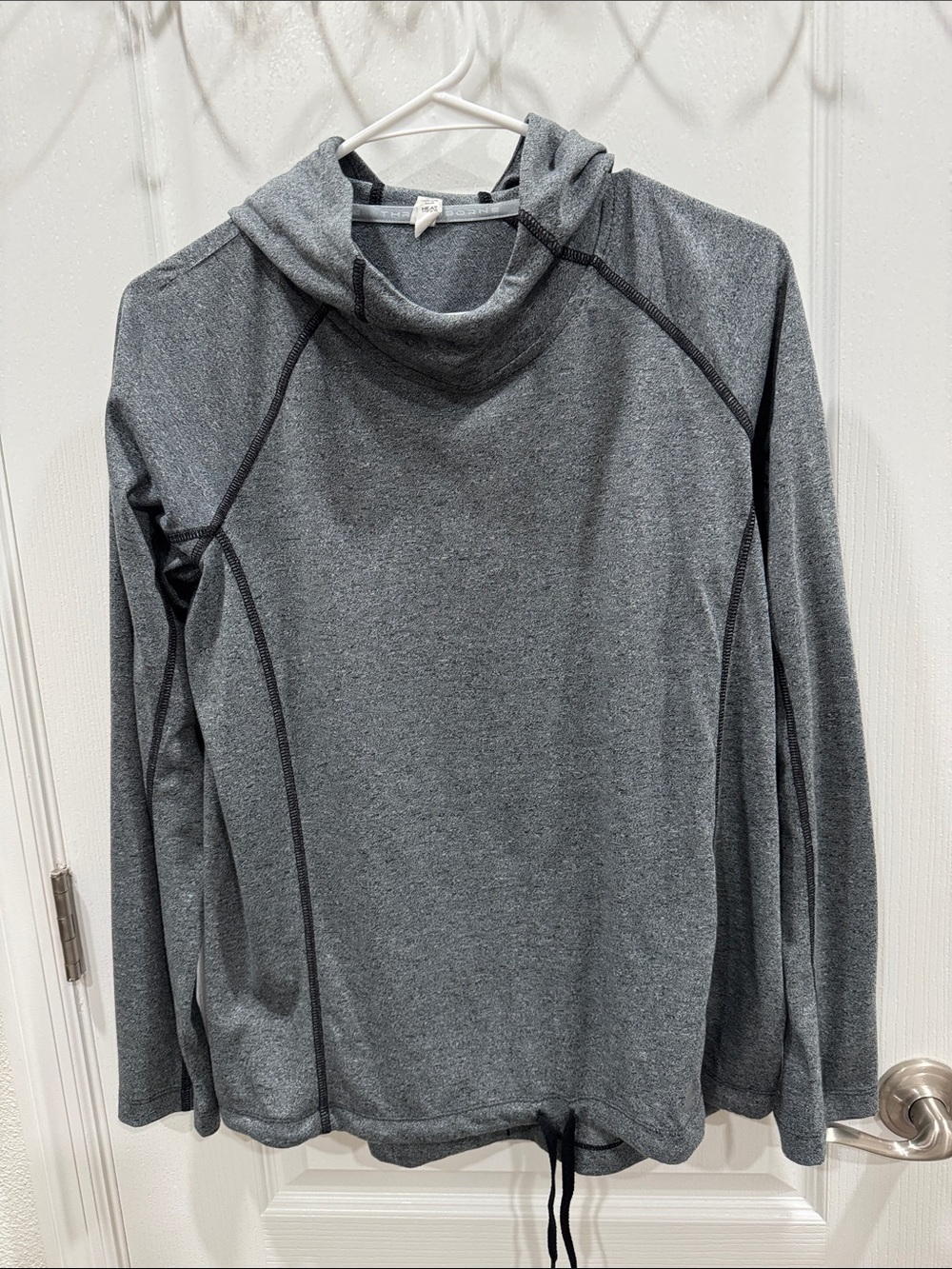 Under Armour Women's Heather Gray Long-Sleeve Hoodie